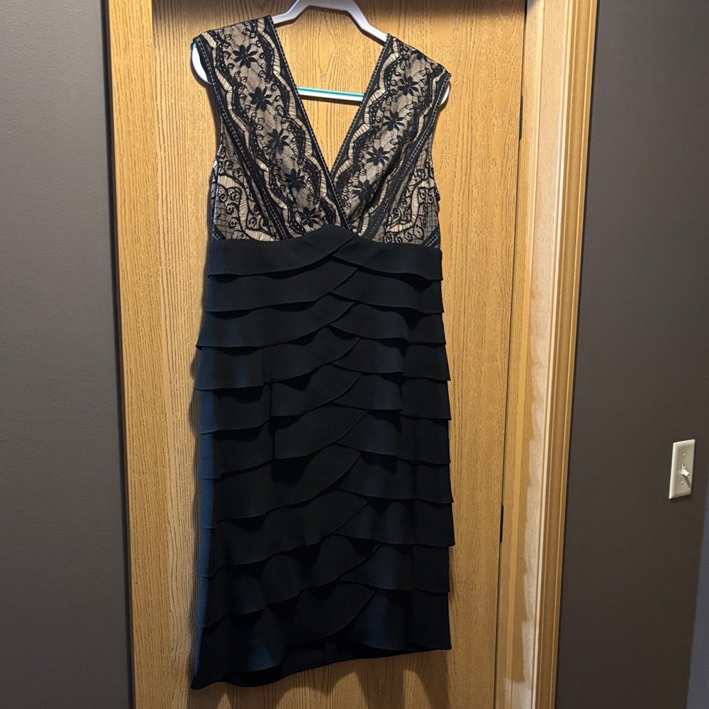 Jessica Howard Black Lace Backless Dress
